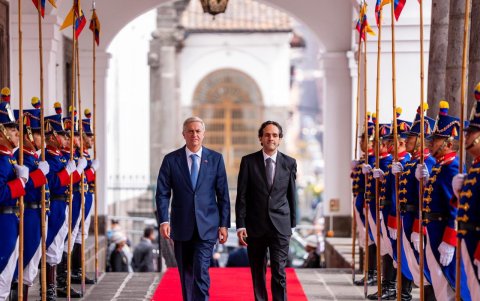 El presidente electo e Chile, José Antonio Kast, recibió los honores en el Palacio de Carondelet.