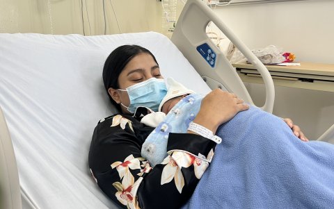 Mael Maximiliano, hijo de Gabriela Sisa, nació el 24 de diciembre, en el Hospital Luis Vernaza.