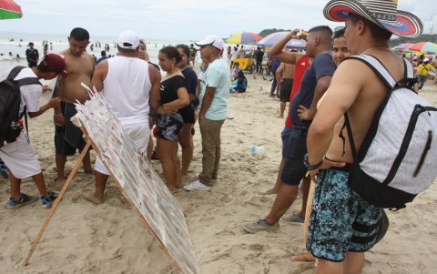 Los viajeros que han planificado recibir el 2026 en la provincia de Santa Elena han empezado a llegar.