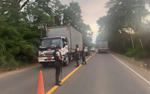 El Bloque de Seguridad realiza operativos en las carreteras de Esmeraldas.