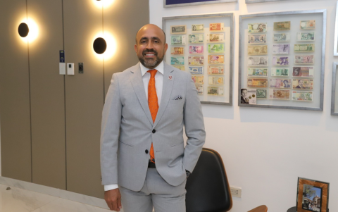 Isidro Fierro, rector de la Universidad Espíritu Santo, ubicada en Guayaquil.