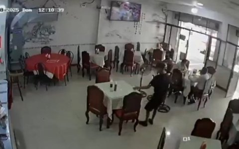 Tras dispararle a la mujer, el sujeto dejó los papeles en una mesa y huyó sin problemas.