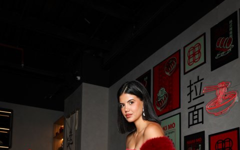 Fran disfruta lucir outfits con brillos que transmitan empoderamiento.