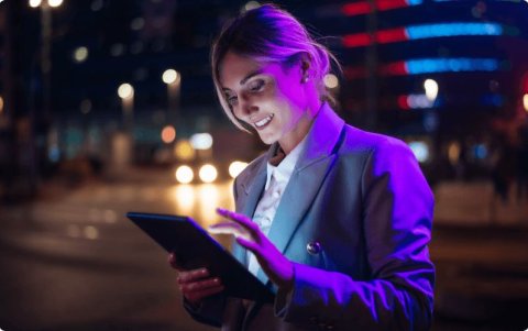 En todo lugar, es posible conectarse a las redes para recibir información educativa y también generarla.