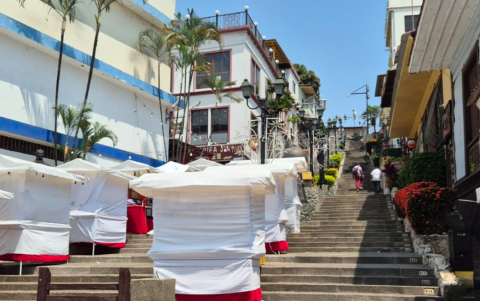 En Las Peñas las personas pueden subir las escalinatas y ejercitarse.