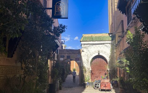 Vista de la ciudad de Marrakech (Marruecos). Es impensable hacer turismo en Marrakech sin pernoctar o comer en un riad.