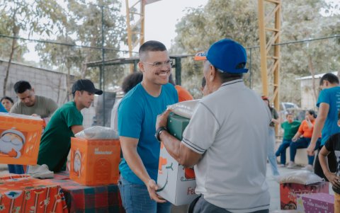 La ayuda social se consolida como eje central de las alianzas que buscan reactivar la confianza y sostener a las poblaciones más afectadas.