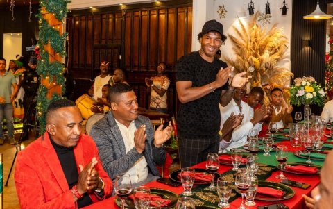 Darío Aimar, exdefensa de Liga de Quito, recibió aplausos durante la cena de confraternidad en Quinindé.