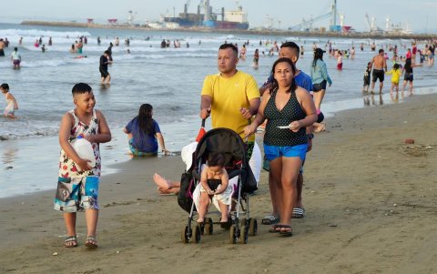 Manabí. En Manta también se registró presencia de familias en el primer día de feriado.