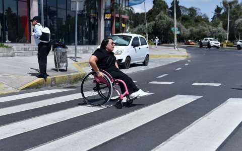 En Quito se estima que residen 30.634 personas con discapacidad física.