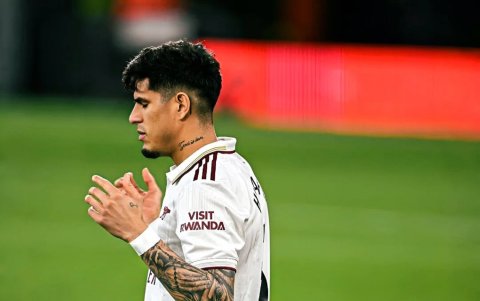 El Arsenal tiene patrón ecuatoriano: Hincapié domina la Premier League.