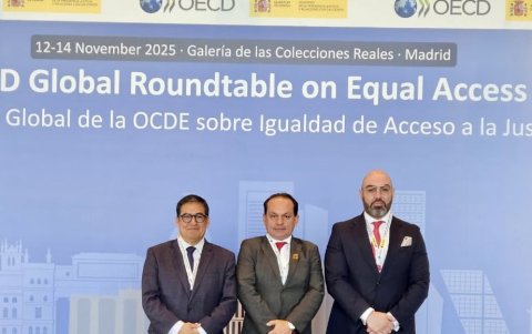 Mario Godoy (d) llegó a la presidencia del Consejo de la Judicatura, después de que Suing (i) lo nominó dos veces en la terna de la Corte Nacional de Justicia.