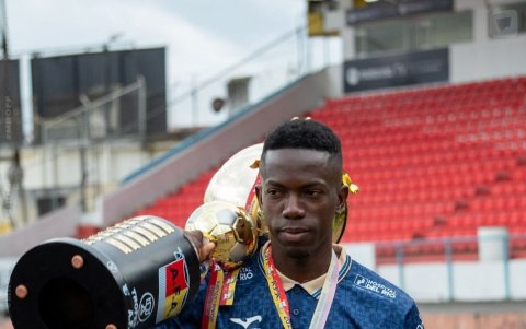 Fei, el nigeriano de acento argentino que llevó a Cuenca Juniors a la Serie B.