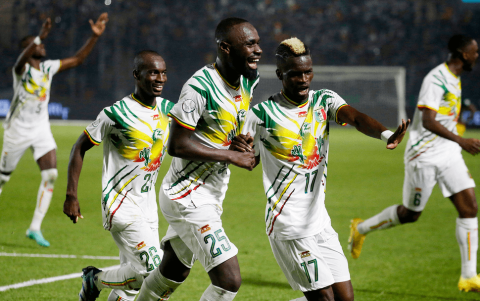 Mali presenta toda su resistencia para combatir ante Senegal.