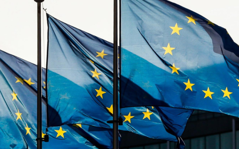 Bruselas toma acción: la UE impone medida cautelar contra X por imágenes ilícitas generadas con IA.