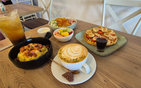 En Pura Vie Coffee Bar la salud se une con el sabor de la cocina casera.