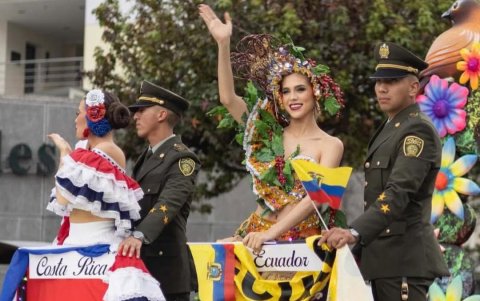 Durante el desfile en Manizales.