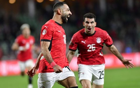 Mohamed Salah (i) comandará la ofensiva de Egipto.