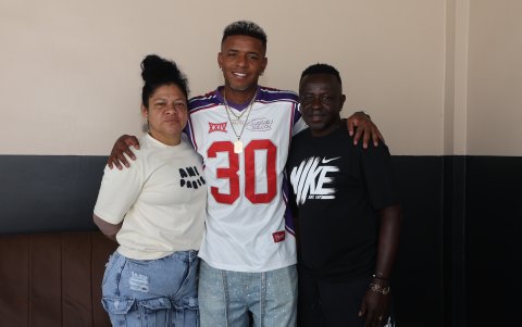 Cheché celebró las festividades de Navidad y Fin de Año junto a su mamá Silvia y su papá Grober.