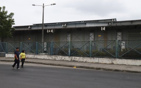 Así se encuentran las instalaciones de lo que era el mercado Huancavilca, en el sur de Guayaquil.