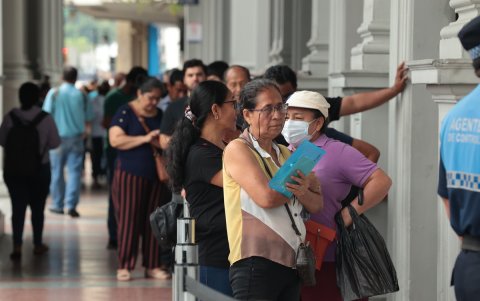 Según expertos, si no se educa y se informa, la brecha digital se amplía entre los ciudadanos.