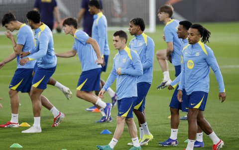 Lamine Yamal será titular en FC Barcelona.