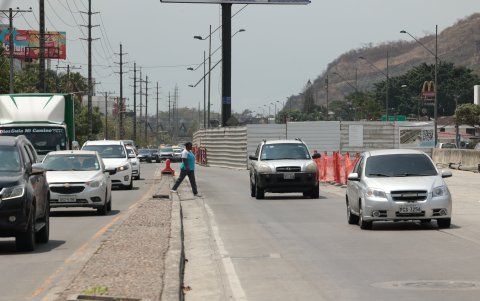 Los pasos peatonales quedan a distancias largas de los extremos de la obra; pero ATM afirma que esta afectación fue socializada.