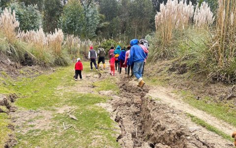 La población que vive en el lugar siente temor por que no tienen una idea clara del riesgo al que se enfrentan.
