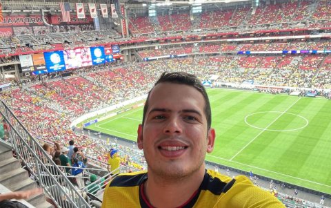 El hincha guayaquileño (i) estuvo en la Copa América 2024, que también fue en Estados Unidos.
