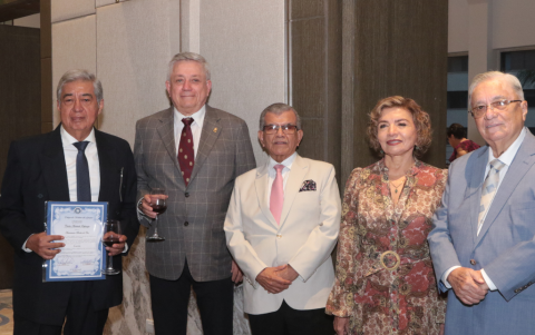 Carlos Andrade, Jorge Carvajal, Jaime Orellana, Inés Reyes y Ricardo Ortiz.