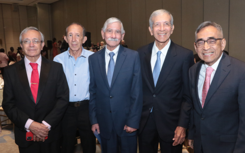 José Sánchez, Jaime Peñafiel, Diego Merizalde, Alfredo Luna y Johny García.