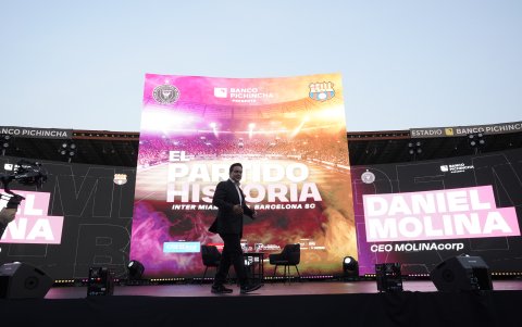 Daniel Molina, CEO de Molina Corp., durante la presentación oficial de El Partido de la Historia en el Estadio Monumental Banco Pichincha, en Guayaquil.