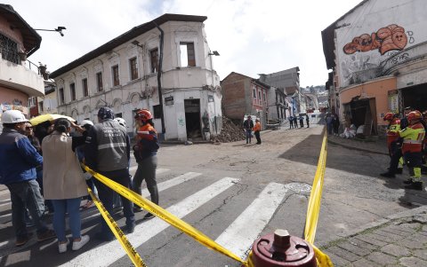 La zona fue cercada por seguridad y también se cerraron algunas calles.