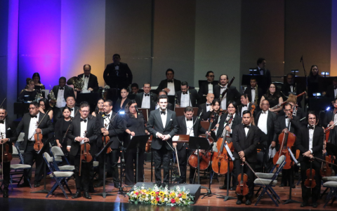Durante la cita musical, se interpretaron temas emblemáticos como El Danubio Azul, El Vals del Emperador, Oro y Plata y la infaltable Marcha Radetzky.
