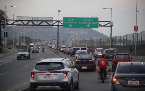 Los conductores denuncian que por esta zona se ha vuelto común el paso de vehículos pesados.