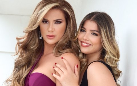 Carolina con su hija, Rafaella.