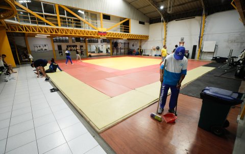 Personal de Fedeguayas intervino y adecentó este viernes coliseos y oficinas.
