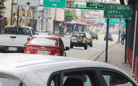 El parqueo del Malecón Simón Bolívar es de los más concurridos.