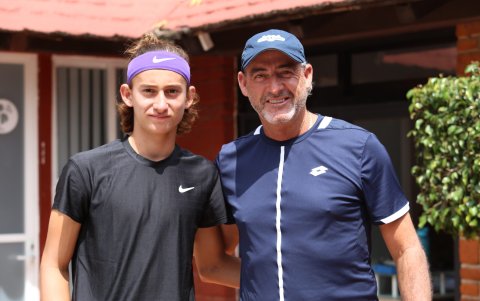 Miguel Tobón (d), colombiano exCopa Davis, fue inhabilitado 1 año por aceptar pagos a cambio de wildcards.