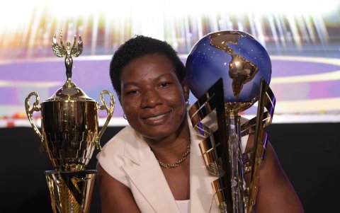 Reasco fue galardonada con el premio a la Mejor Deportista 2025 por la APDP. El título mundial de lucha fue el primero de una ecuatoriana.