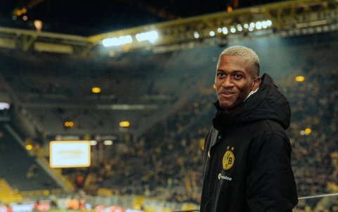 Justin Lerma durante su visita en el Signal Iduna Park.