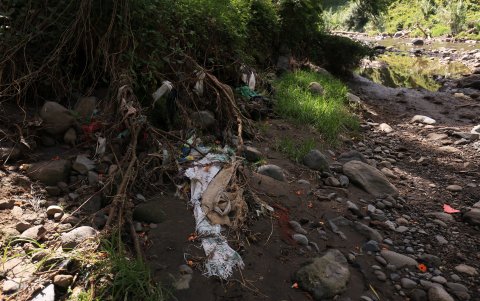 El rio San Pedro atraviesa tres cantones de Pichincha.