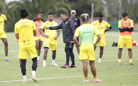 Barcelona ya entrena bajo el mando de César Farías en Puembo.