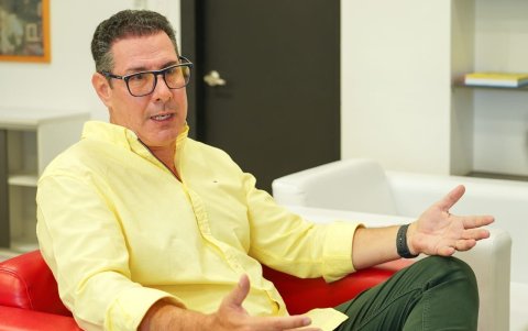 Saidel Brito nació en Cuba y reside en Ecuador desde 1998.