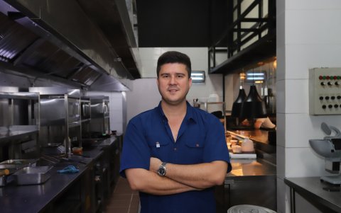 Víctor cuenta con amplia trayectoria diseñando cocinas en restaurantes del país.