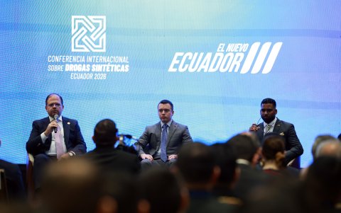 Noboa recordó que Ecuador ha ejecutado operativos contra la producción y mezcla de sustancias sintéticas en los últimos años.
