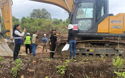 Maquinaria sin permisos en el sector de Casas Viejas.