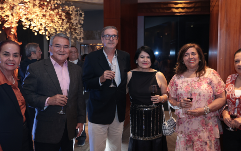Isabel Silva, Gustavo Cáceres, Simón Pandzic, Lourdes Delgado, Silvia Vélez y Gisella Caicedo.