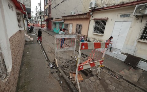 En la zona se ejecutan trabajos, mientras la preocupación invade a la ciudadanía.