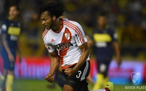 Arturo Mina fue el ultimo ecuatoriano en ponerse la camiseta de River Plate.